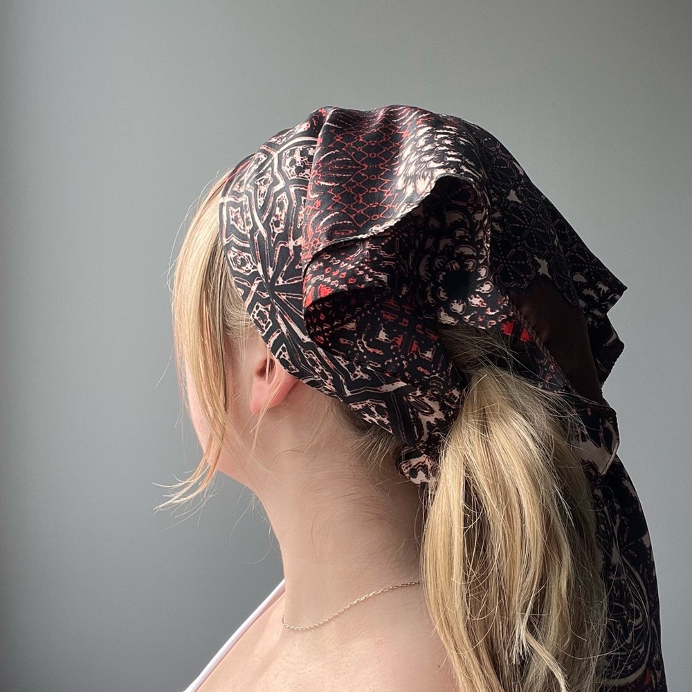 Patterned Scarf - Picture 2 of 5